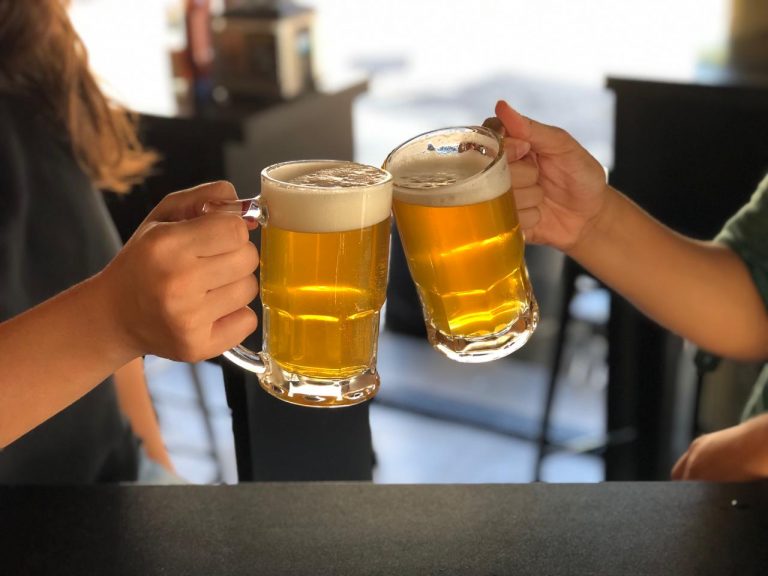 4 dicas para economizar no Happy Hour da empresa